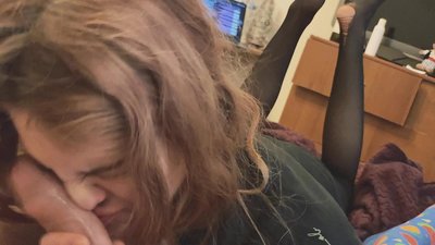 ყელის დიკი, დახეული კოლგოტი და დახეული ქუსლები სასიამოვნო შესახვედრად