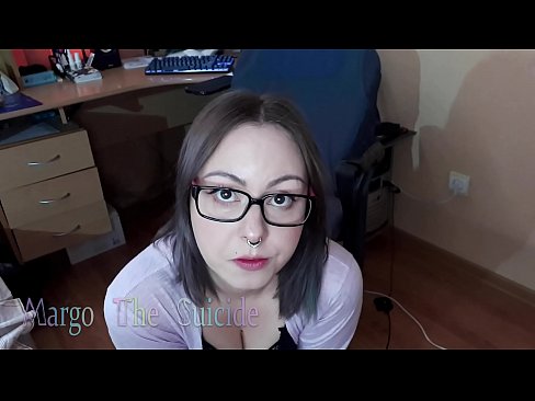 ❤️ სექსუალური გოგონა სათვალეებით ღრმად იწოვს დილდოს კამერაზე პორნო ჩვენთან ka.mysexgamer.ru